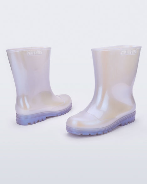 Back and side view of a pair of pearly blue kids Welly rainboots.