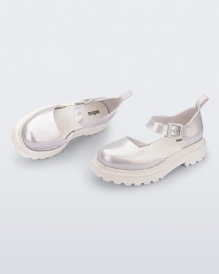 Product element, title Ellie in Pearly White
 price $99.00