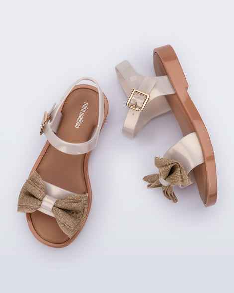 Top view of a pair of pearly beige Mar Sweet kids sandals