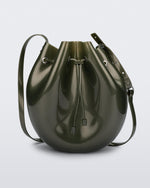 Front view of a metallic green Sac drawstring bag.