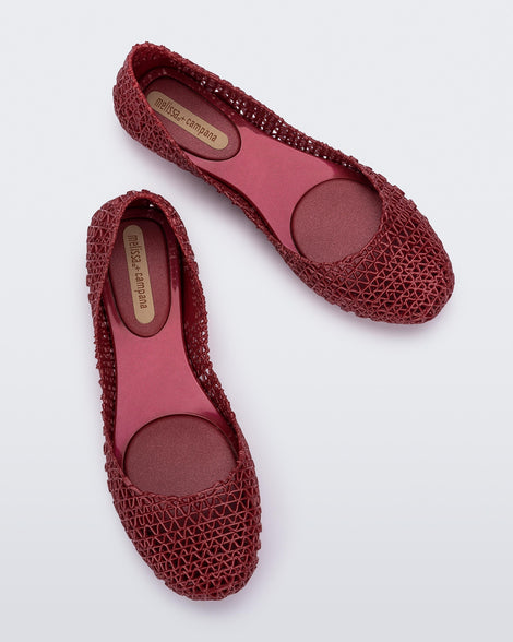 Top view of a pair of metallic red Campana kids ballerina flat